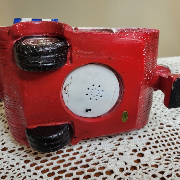 Adorable Christmas Camper with Flashing Lights 🥰 - Picture 11 of 12